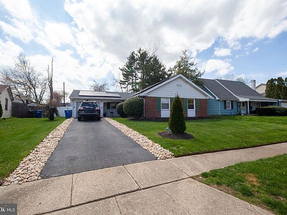 2nd image of 14 Mayfair Cir