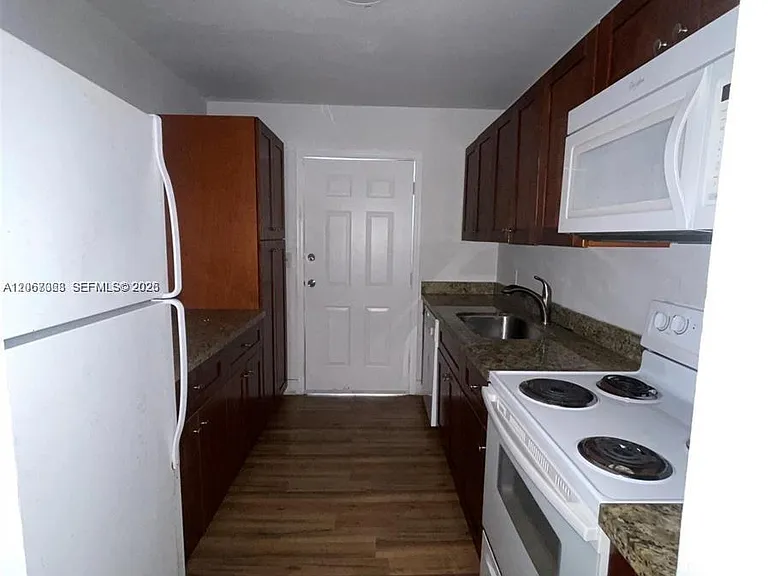 1388 NW 101st St #1388 — Photo 5