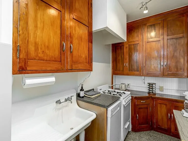 722 18th St #6 — Photo 7