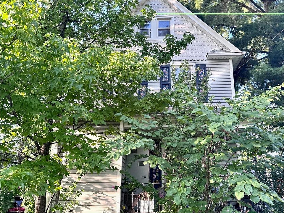 2nd image of 268 Midland Ave
