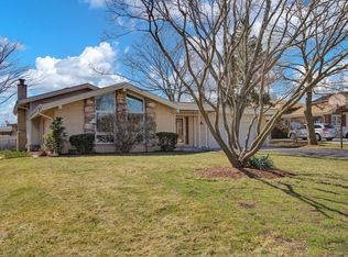 104 W Constance Ave, Countryside, IL 60525