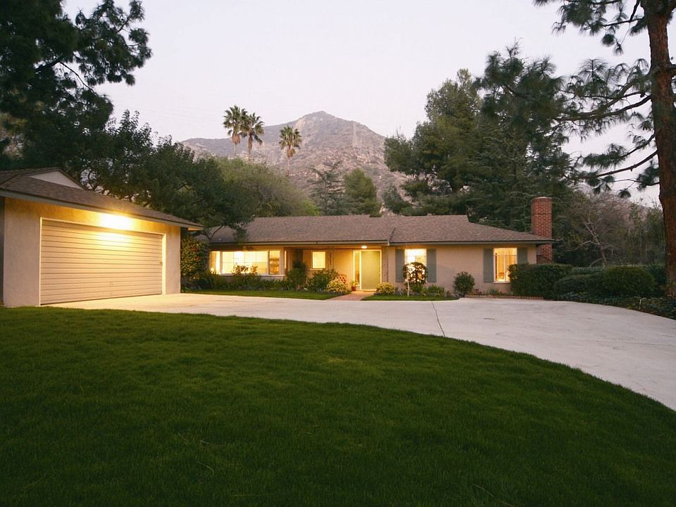 1st image of 2241 Crescent Dr