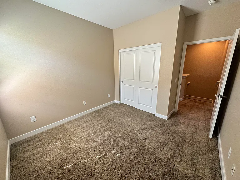 Bedroom 4 - view 2