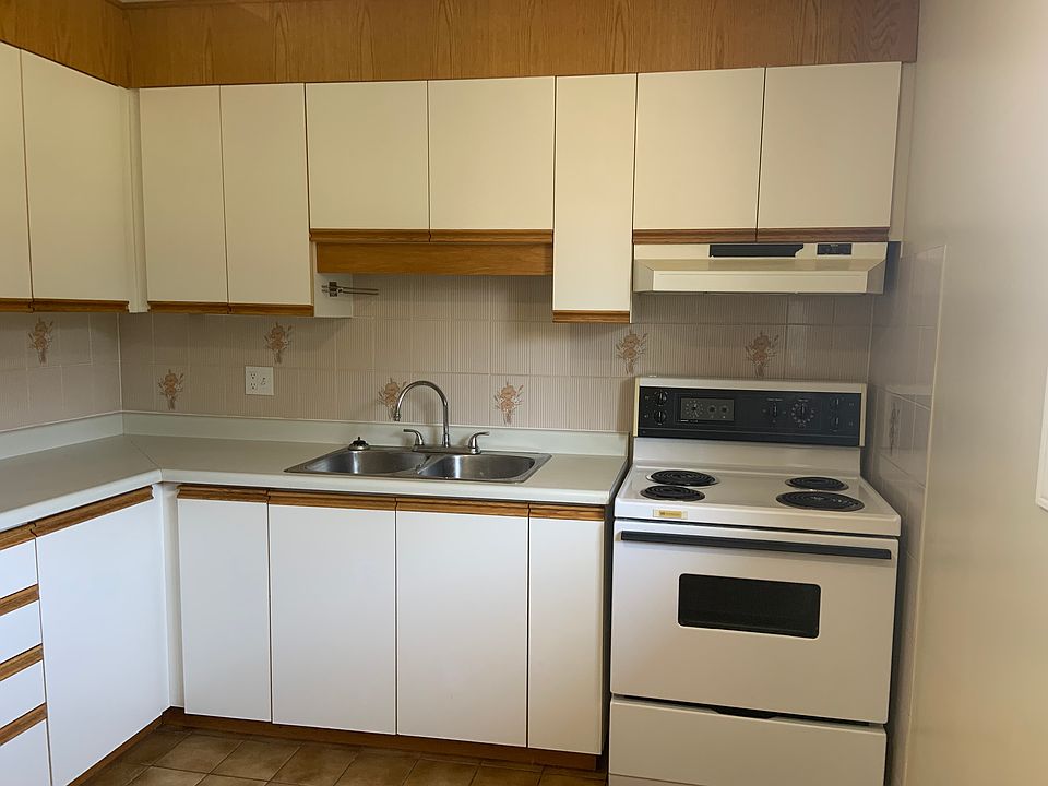 1st image of 139 Speedvale Ave W #3