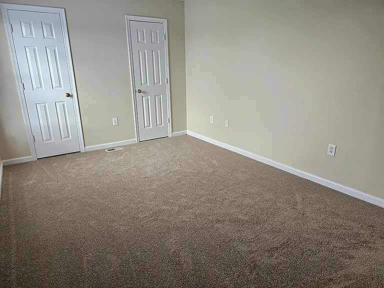 304 Emily Ln — Photo 7