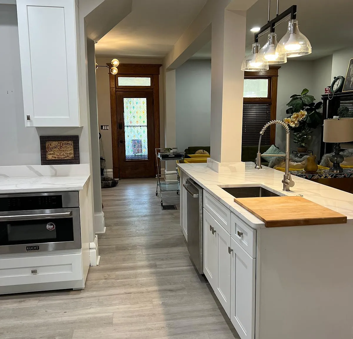 4 bed, 2.5 bath, 3000 sqft, $3,600 — Photo 2