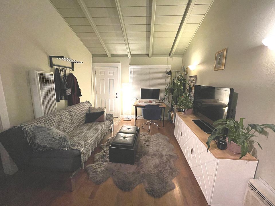 Living room (taking at night)