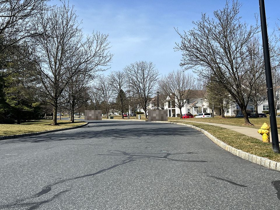 2nd image of 406 Homestead Ct