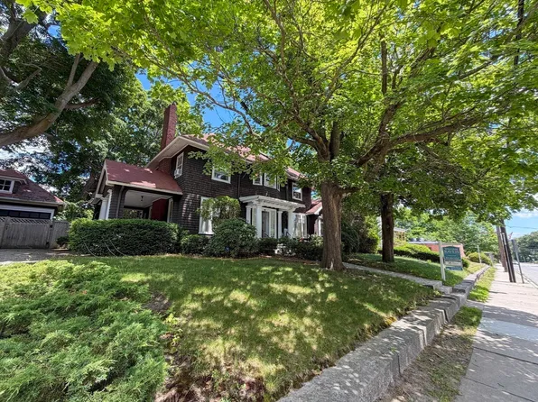213 Harris Ave, Woonsocket, RI 02895