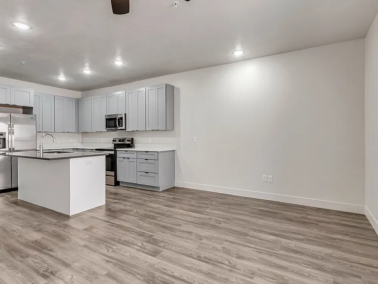 606 W North Temple St #203 — Photo 5