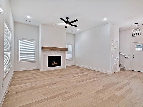 4th image of 2 Yarty Ln