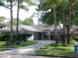 16035 Sweetwater Creek Dr, Houston, TX 77095