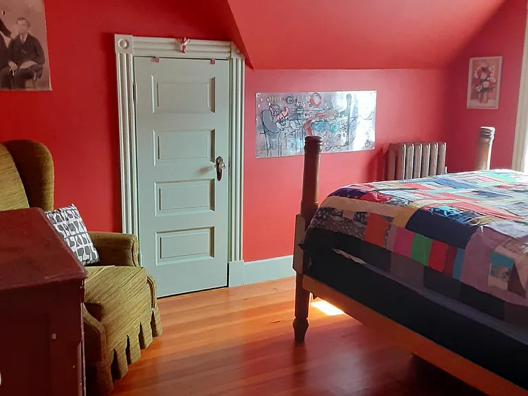 319 Woodford St #3 — Photo 10