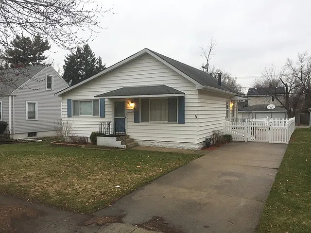 3732 214th Pl photo 1