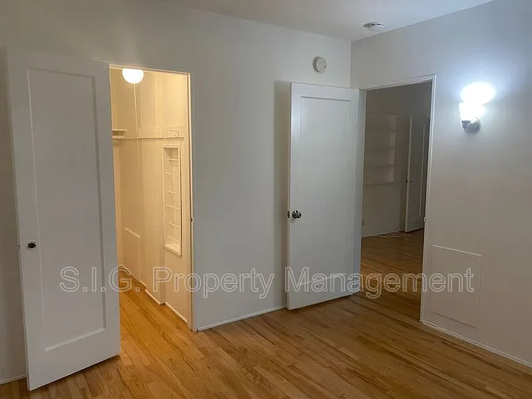 228 E Maple St #D — Photo 9