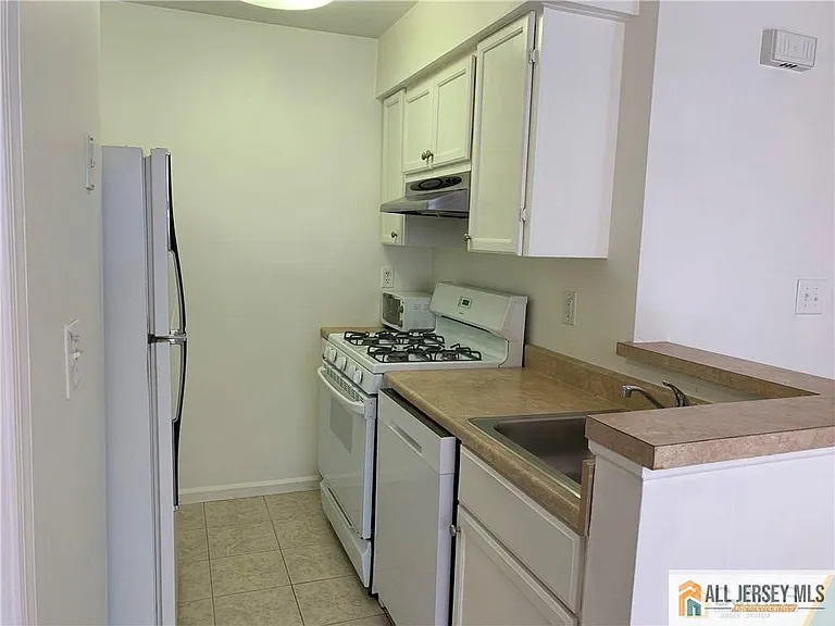 46 Lear Ct — Photo 5