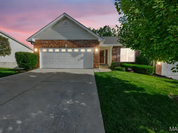 1126 Villa Flora Dr #45A, O'Fallon, MO 63366