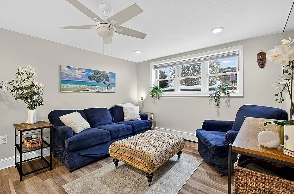 433 W Elm St #2