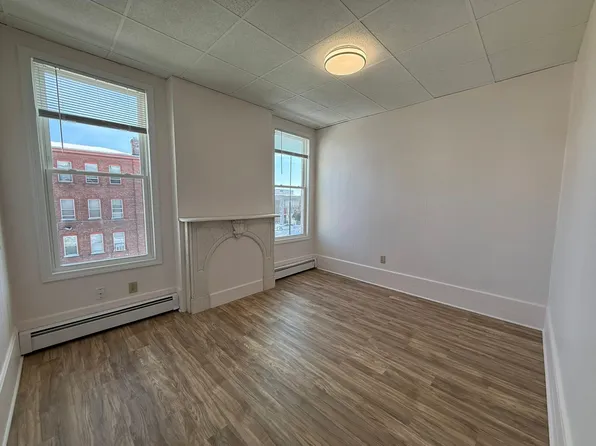 1812 Park St Unit 2, Hartford, CT 06106