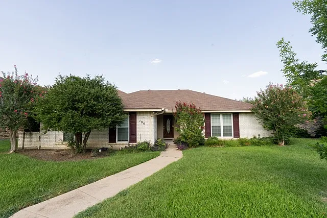 3 bed, 1963 sqft, $2,800 — Photo 1