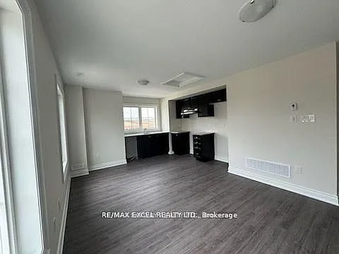 Building Photo - 3570 Bur Oak Ave #1