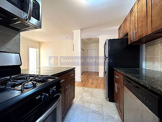 5th image of 300 Fort Washington Ave #43
