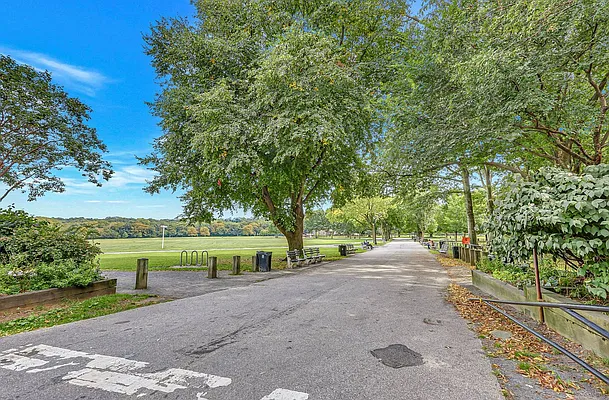 Sold by Agency Real Estate Services LLC | media 18