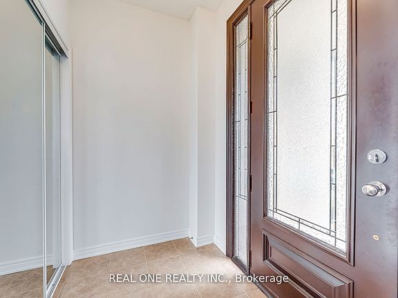 4th image of 1263 Craigleith Rd