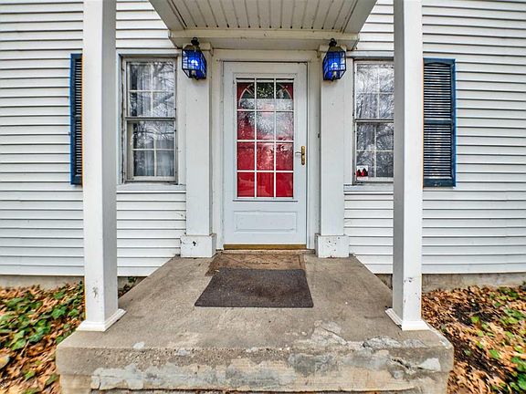 5th image of 23115 Violet St