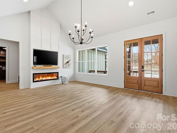 4th image of 3812 Church Hill Ln