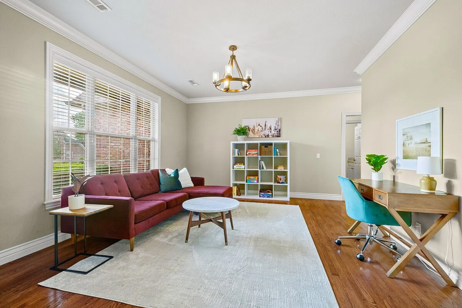 4 bed, 2.0 bath, 3207 sqft, $11,146 — Photo 4
