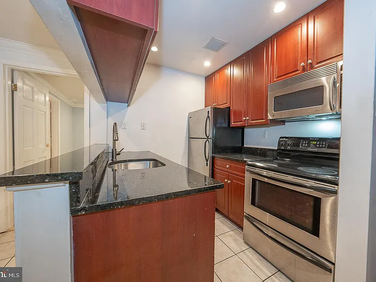 1726 Wallace St #101 — Photo 5