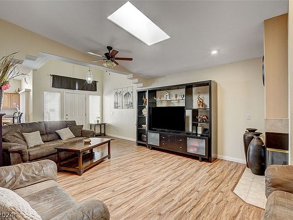 4th image of 268 Big Horn Dr #B