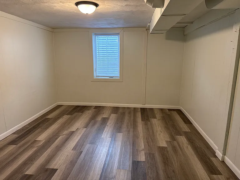 2224 Villa Ave — Photo 12