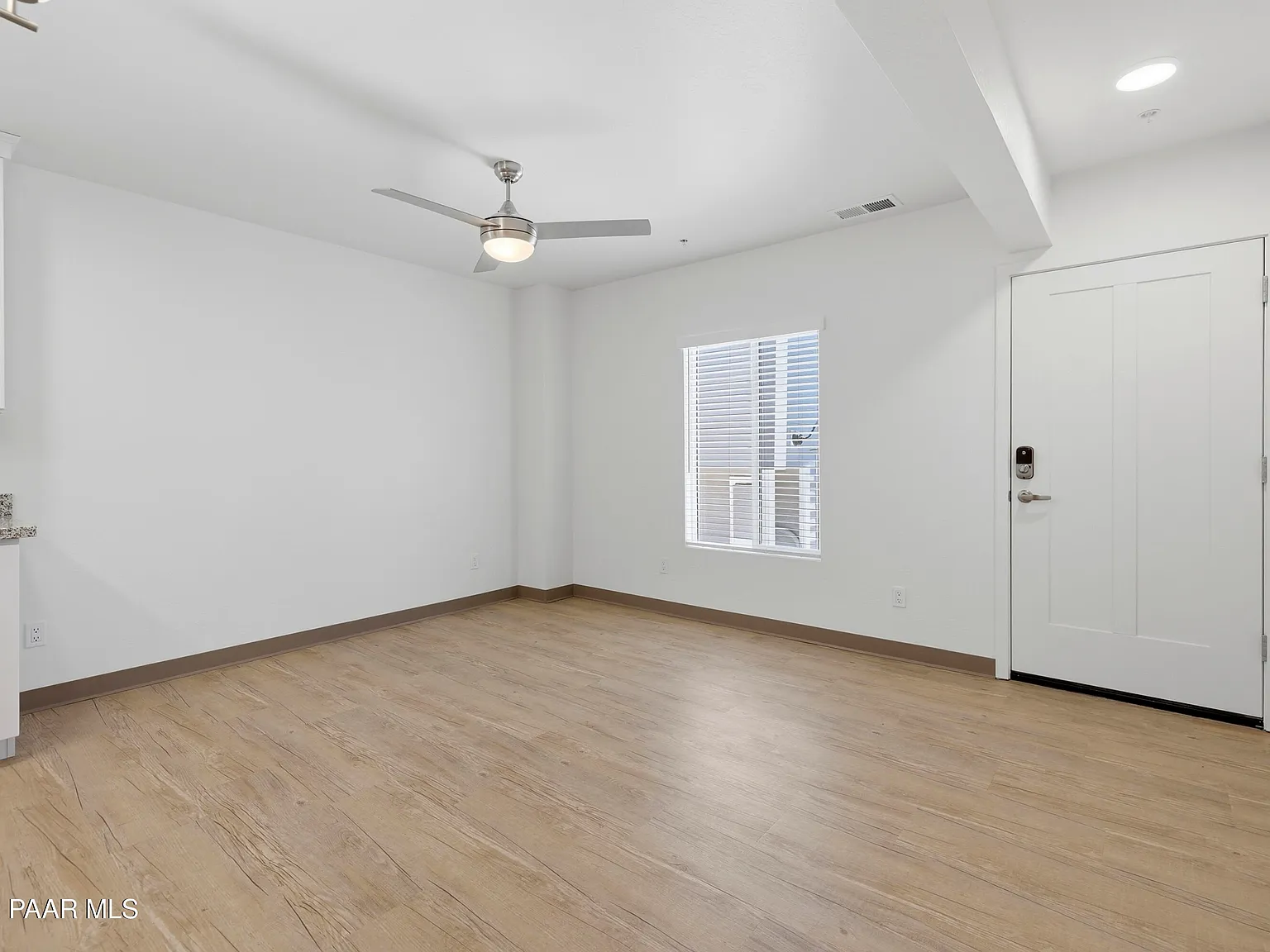 1 bed, 690 sqft, $1,750 — Photo 3
