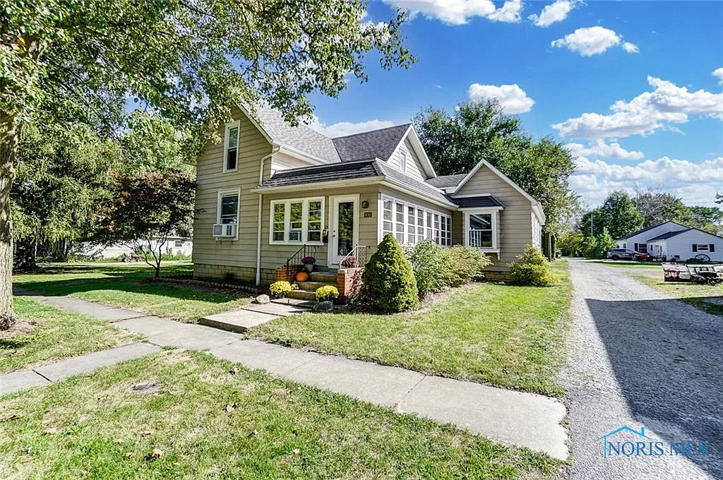 444 N Simon St photo 1