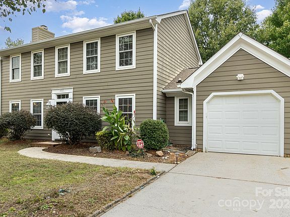 2nd image of 6827 Oldecastle Ct