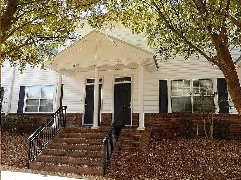 1920 Bloomington Ave — Photo 13