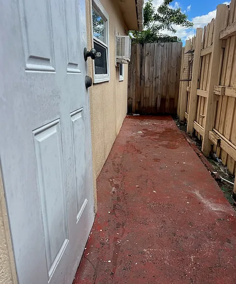 19233 NW 42nd Ct — Photo 8