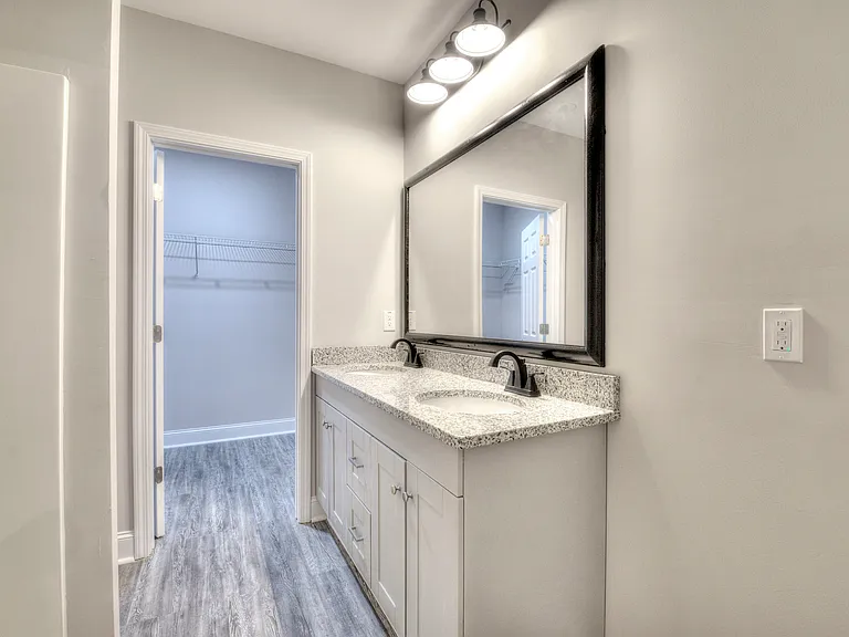 308 Douglas St — Photo 15