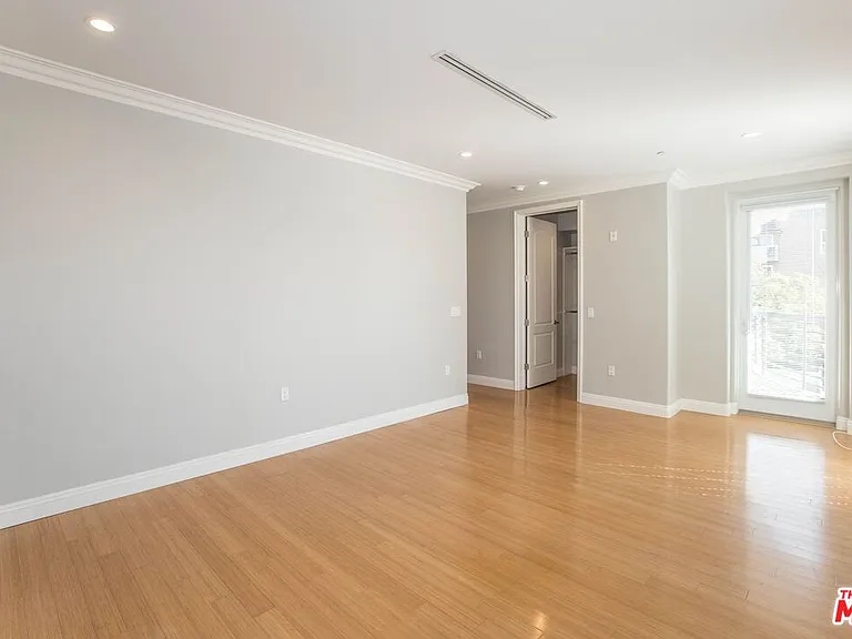 1283 Havenhurst Dr #306 — Photo 16