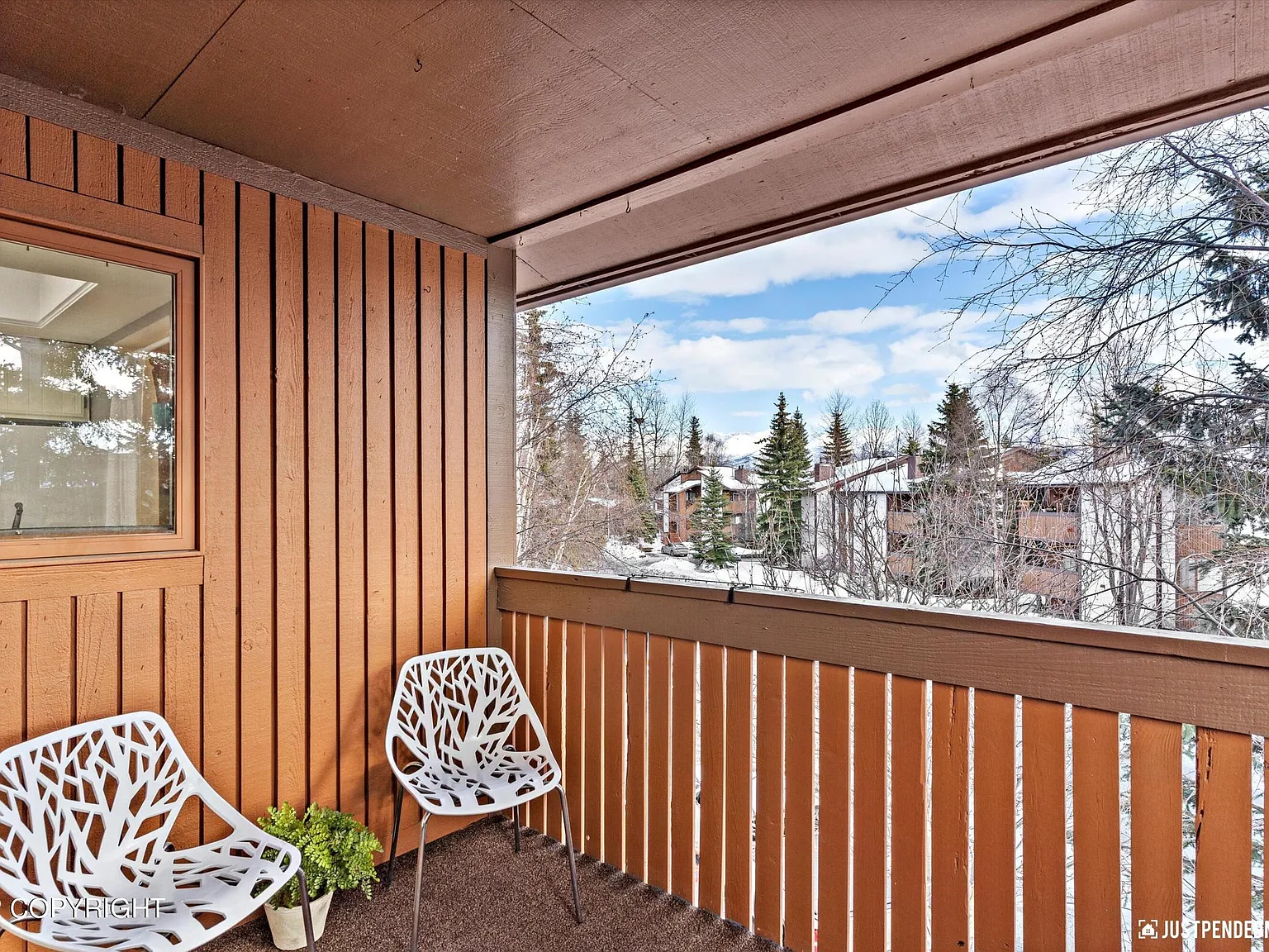 Huntsmen Cir, Anchorage — Photo 2