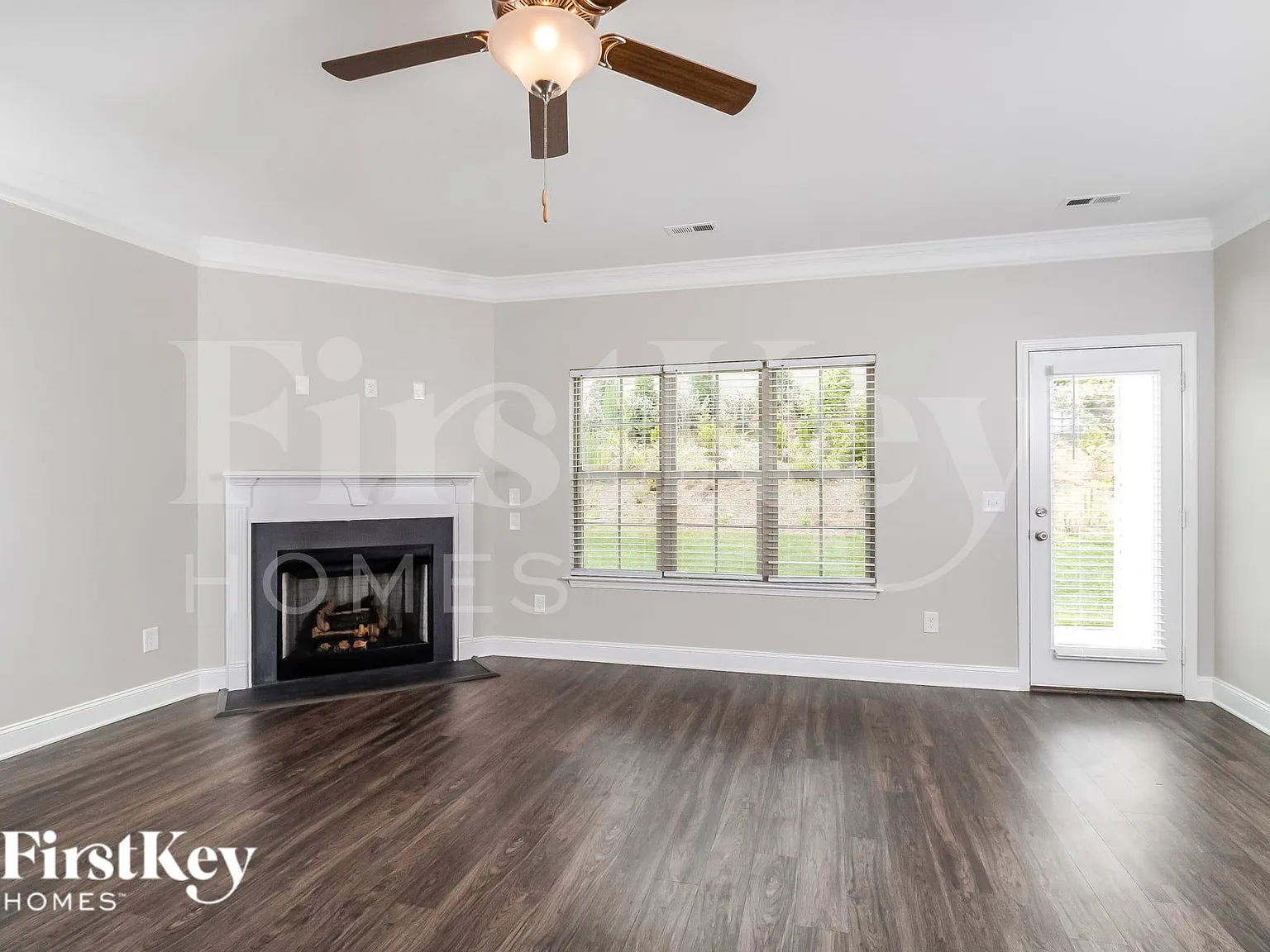 5 bed, 3.5 bath, 2888 sqft, $3,025 — Photo 2
