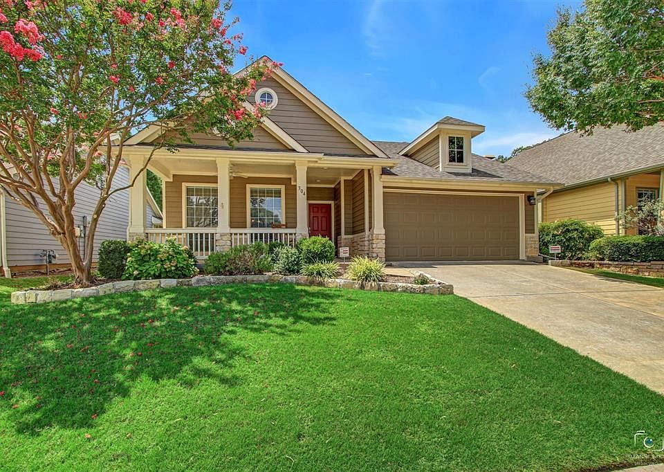 1st image of 304 Silver Oak Dr