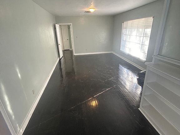 3rd image of 1054 Matthews Ave