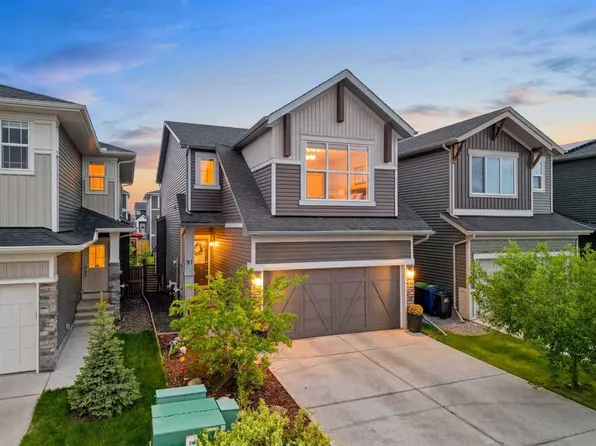 91 N Emberside Gdns, Cochrane, AB T4C 2L9