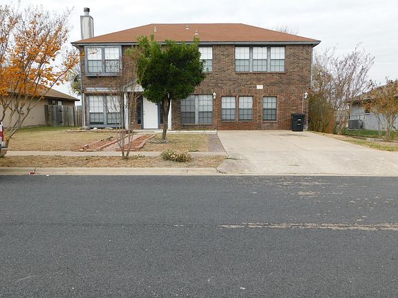 3rd image of 2509 Huckleberry Dr