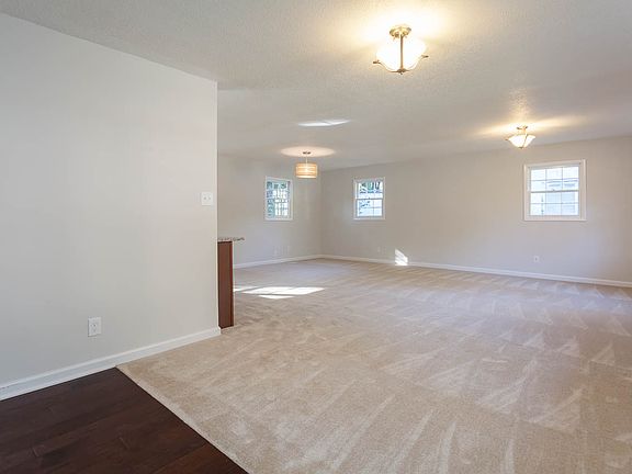 3rd image of 905 Lorain Ave