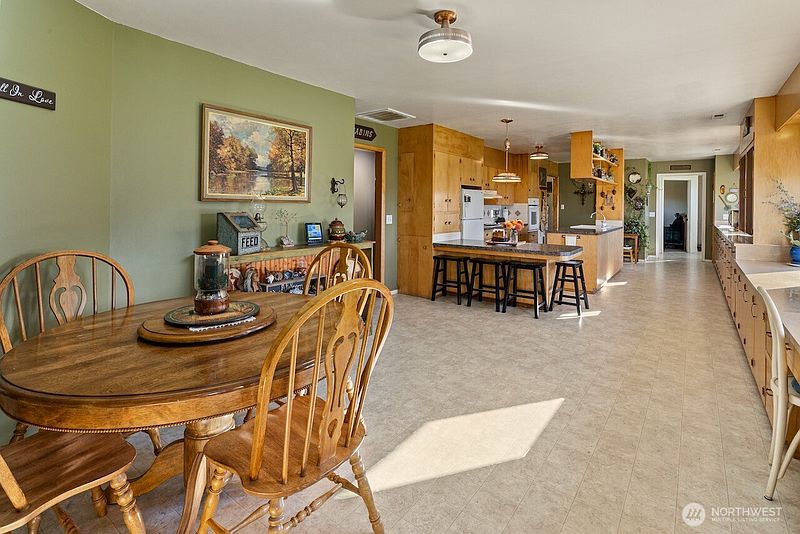 4th image of 7271 Lyons Road