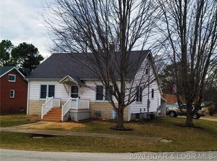 301 S Burke St, Versailles, MO 65084